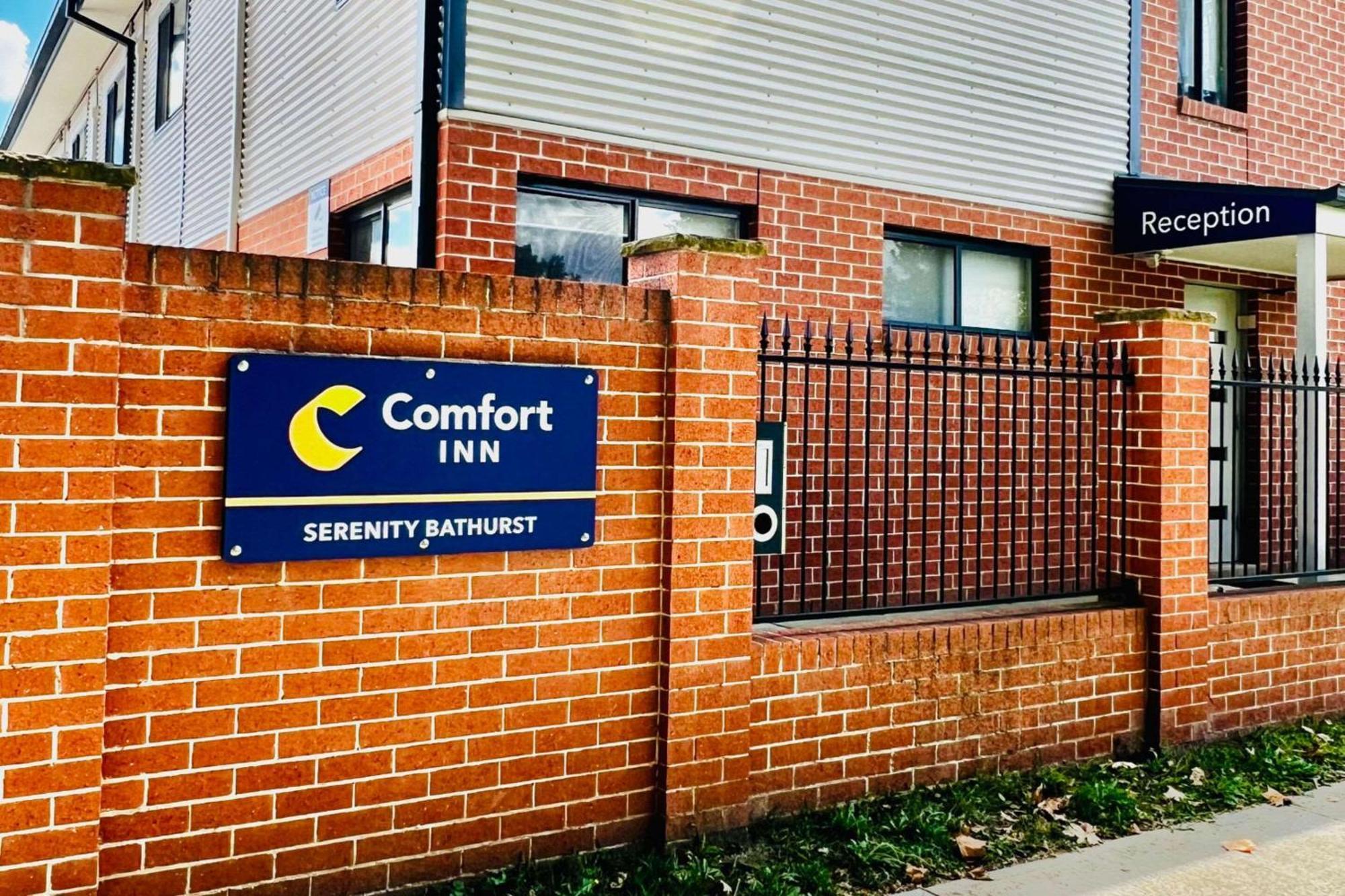 Comfort Inn Serenity 배서스트 외부 사진